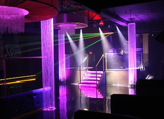 new-mexico/high-plains/nightclub/cake-nightclub