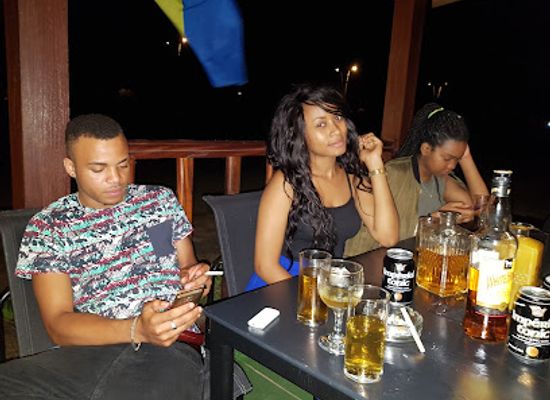 gabon/gaboon-estuary/nightclub/yoka-sports-bar