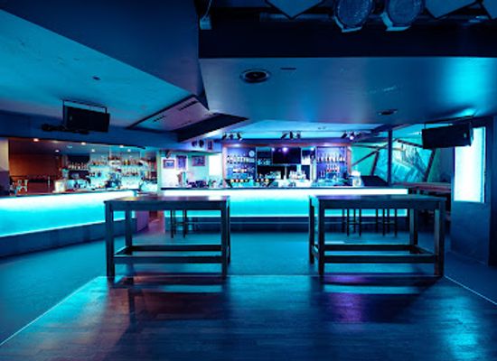 switzerland/engelberg/nightclub/gletscherspalte