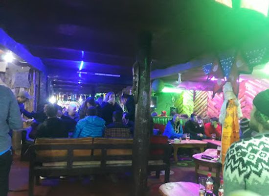 nepal/namche-bazaar/nightclub/the-irish-bar-and-phakding-view-point-cafe