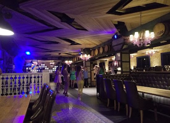 ukraine/chernivtsi/nightclub/bartka