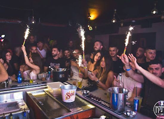 israel/eilat/nightclub/drinkin-bar