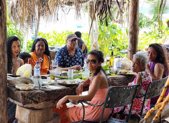 seychelles/anse-royale/nightclub/sunrise-beach-bar-grill