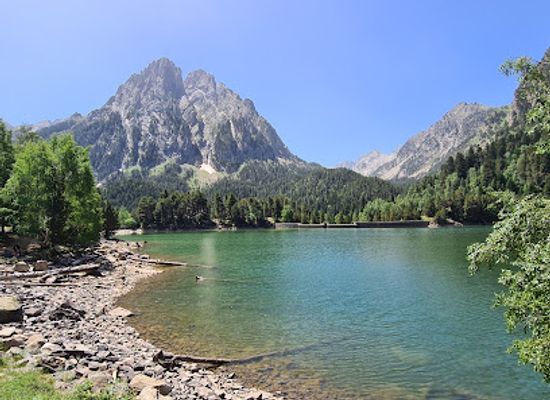 spain/catalonia/nightclub/estany-de-sant-maurici