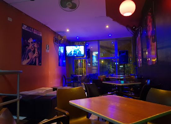 peru/tumbes/nightclub/runas-pub-karaoke-restobar