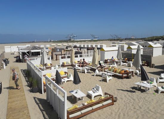 belgium/zeebrugge/nightclub/banana-moon-beach