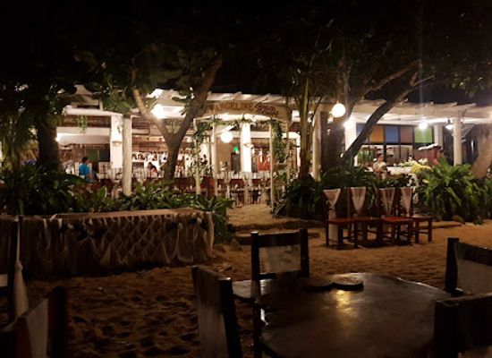 philippines/pagudpud/nightclub/emohruo-beach-restobar