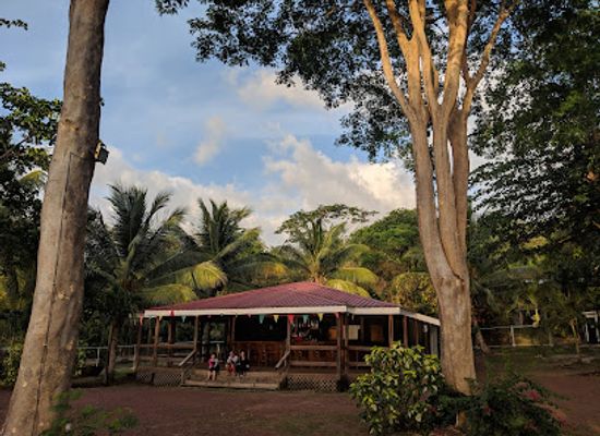 grenada/black-bay-beach/nightclub/dragon-bay-bar
