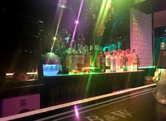 spain/madrid/chueca/nightclub/black-white