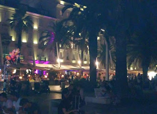 croatia/split/marjan/nightclub/caffe-disco-bar-trece-poluvrijeme-kuka