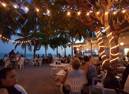 barbados/saint-michael/nightclub/crystal-waters-beach-bar