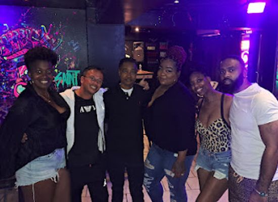 sint-maarten/maho/nightclub/the-saint-dive-bar