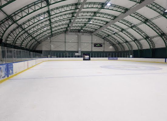 romania/harghita/nightclub/varosi-korcsolyapalya