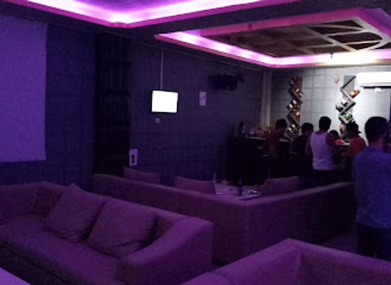 bhutan/punakha/nightclub/khuru-karaoke
