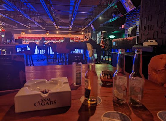 sint-maarten/lowlands/nightclub/the-white-rabbit