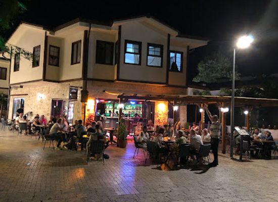 turkiye/pontus/nightclub/kiss-bar-side-turkey