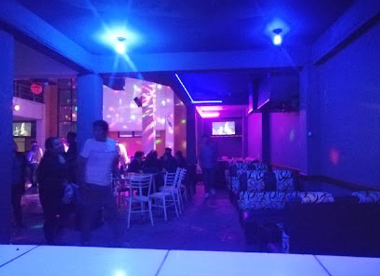 bolivia/cordillera-real/nightclub/dorado-discoteca
