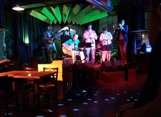 iowa/dubuque/nightclub/smokestack