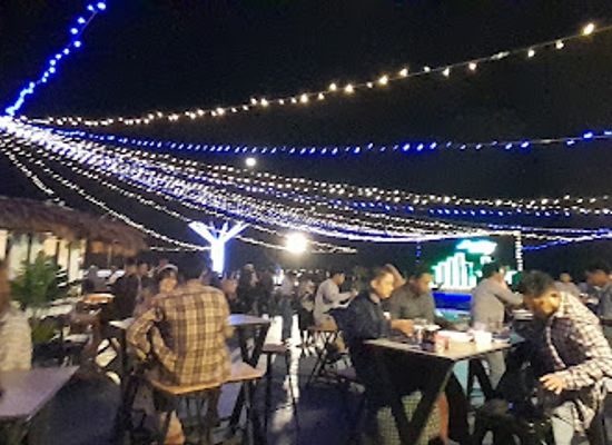 myanmar-burma/sittwe/nightclub/the-bay-bar-and-restaurant