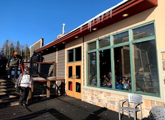 minnesota/lutsen-mountains/nightclub/summit-chalet-at-lutsen-mountains