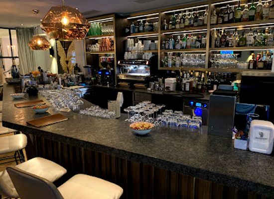 austria/mayrhofen/nightclub/hof-bar-wine-cocktailbar