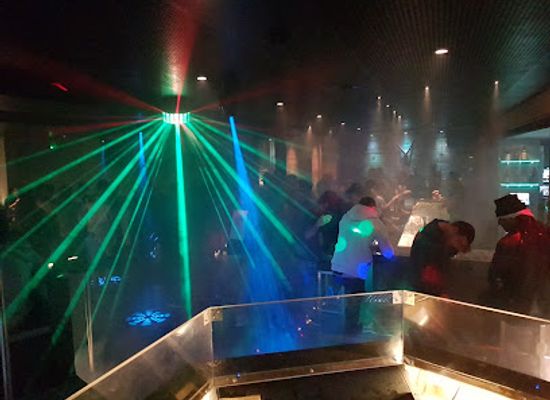 switzerland/graubunden/nightclub/caprizzi-sportsbar