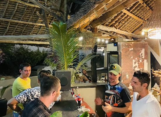tanzania/eastern-zone/nightclub/che-rock-bar-restaurant
