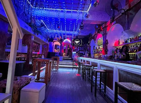 greece/santorini/fira/nightclub/town-club