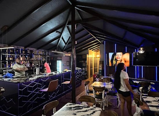 barbados/holetown/nightclub/the-tipsy-monkey-sports-bar
