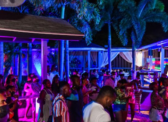barbados/st-lawrence-gap/nightclub/halo-ultra-lounge