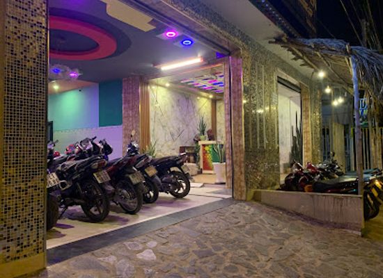 vietnam/phan-thiet/nightclub/karaoke-apple
