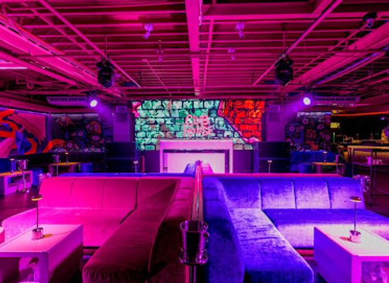 philippines/mimaropa/nightclub/clubhouse-at-the-palace
