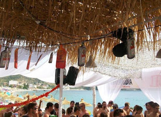 albania/himara/nightclub/rescue-at-the-beach