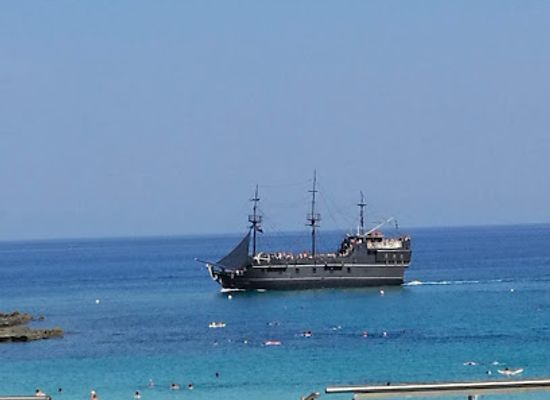 cyprus/fig-tree-bay/nightclub/saltyfig-lounge-bar-restaurant