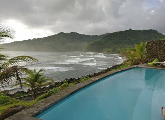 dominica/emerald-pool/nightclub/pagua-bay-bar-grill