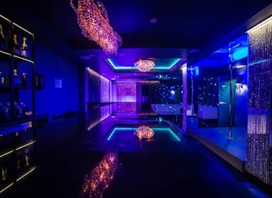 lithuania/nida-beach/nightclub/crystal-show-club