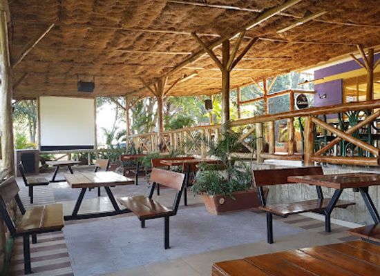 uganda/entebbe/nightclub/the-oval-cricket-club-house