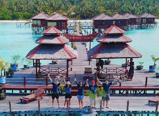 indonesia/pulau-derawan/nightclub/hvtrip-derawan-dan-labuan-cermin
