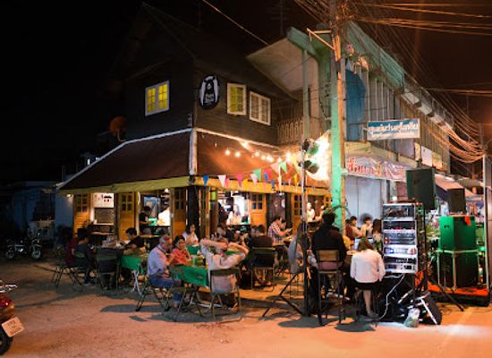 thailand/sukhothai/nightclub/fong-bear