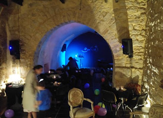 italy/sicily/nightclub/bee-club