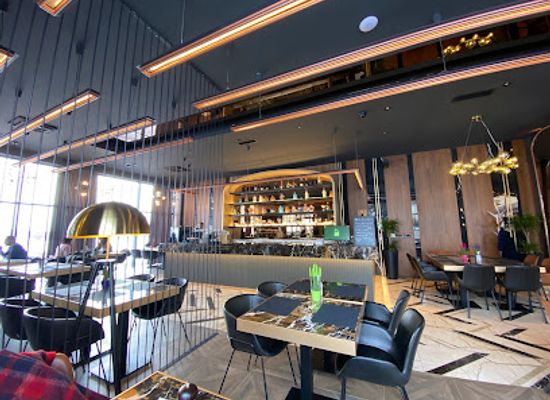 kosovo/drenica/nightclub/publico