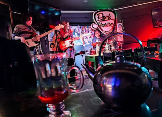 peru/apurimac/nightclub/rock-house-cafe
