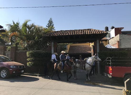 mexico/tierra-caliente/nightclub/hacienda-la-carretita