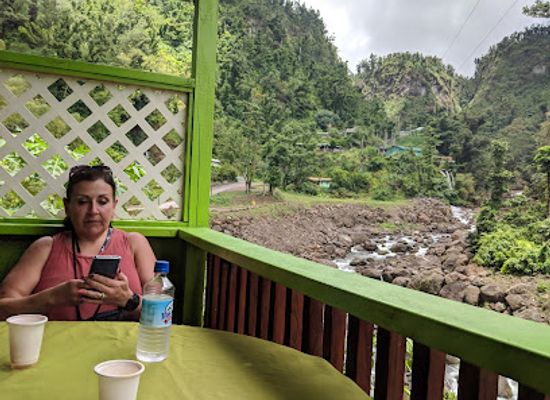 dominica/middleham-falls/nightclub/river-rock-cafe-and-bar