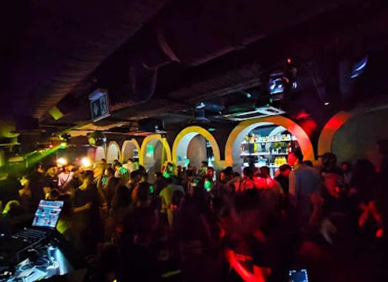 croatia/hvar/nightclub/passarola-night-club