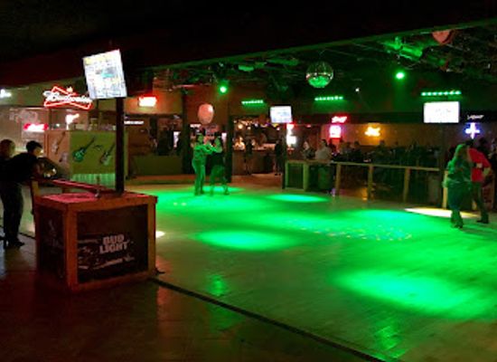 texas/amarillo/nightclub/guitars-cadillacs