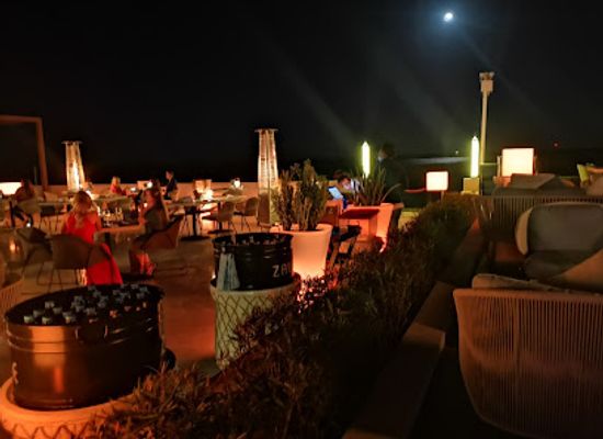 oman/nizwa/nightclub/zale-beach-club-lounge