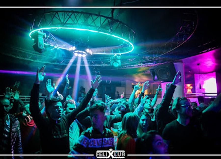 Discover the pulsating nightlife of Fes at Felix Club, where music and dance unite for an unforgettable experience.