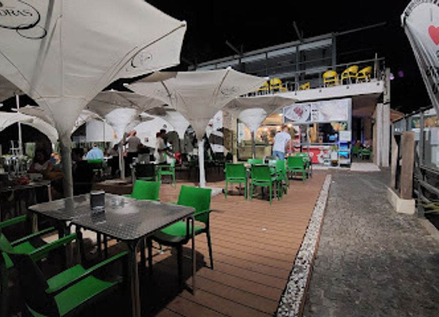 Discover the enchanting Marina Bar, where delightful cuisine meets breathtaking river views in the heart of Rio Caldo.