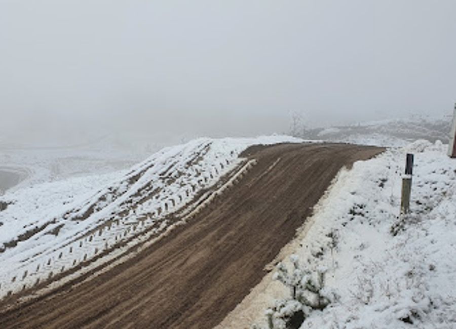 Discover the excitement of car racing at Mols Cross Club in Ebeltoft, where speed meets stunning Danish landscapes for an unforgettable experience.